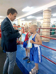 До Дня захисту дітей Черкаською районною ДЮСШ «Мрія» був проведений відкритий чемпіонат з боксу серед юнаків