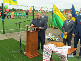 Відбулось відкриття футбольного міні-поля зі штучним покриттям в селі Дубіївка
