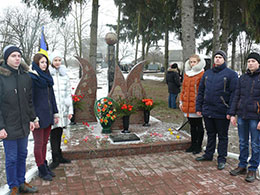 «У їхніх серцях жила Україна»: в районі вшанували пам’ять Героїв Небесної Сотні