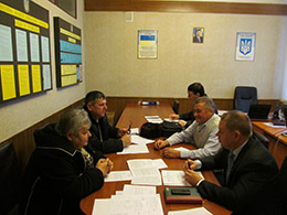 20 - 24 грудня 2013 року депутати районної ради працювали у постійних комісіях над питаннями порядку денного