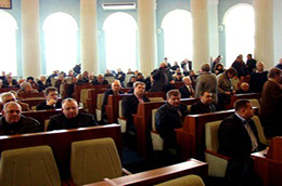 25 лютого 2014 року відбулася позачергова сесія обласної ради