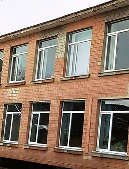 Нові енергозберігаючі вікна встановлюють в Руськополянських школах