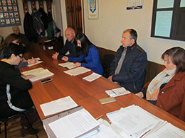 Розгляд питань на засіданнях постійних комісій районної ради