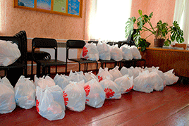 Вручення гуманітарних пакетів від «Карітас-Спес Україна»