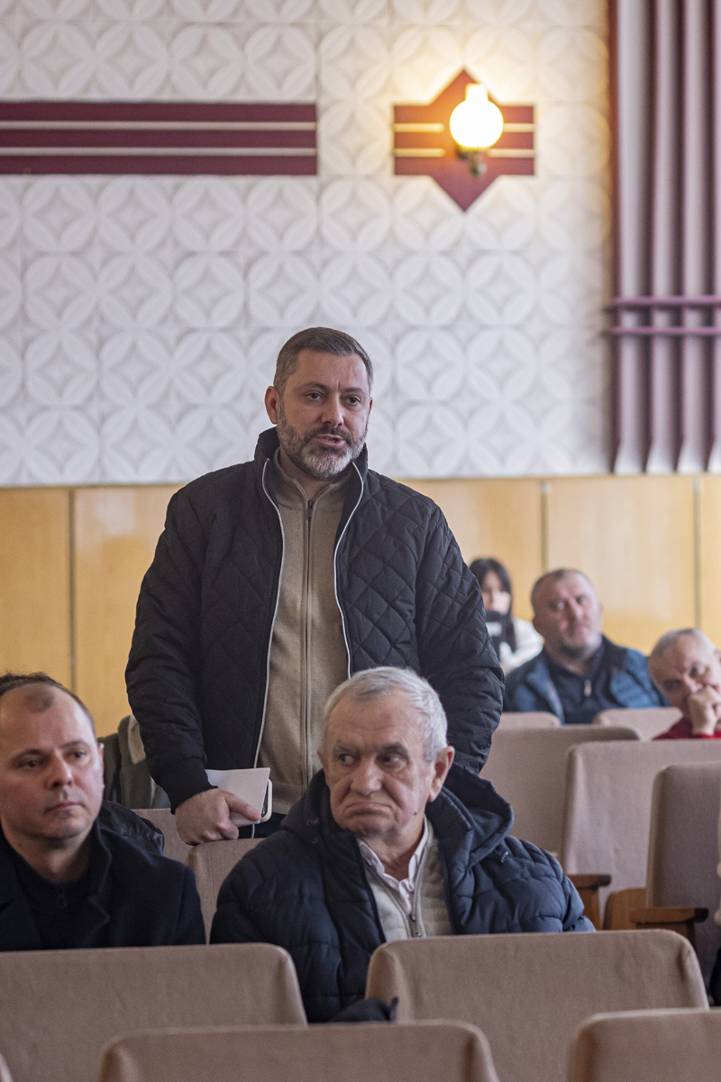 Обговорення питань порядку денного